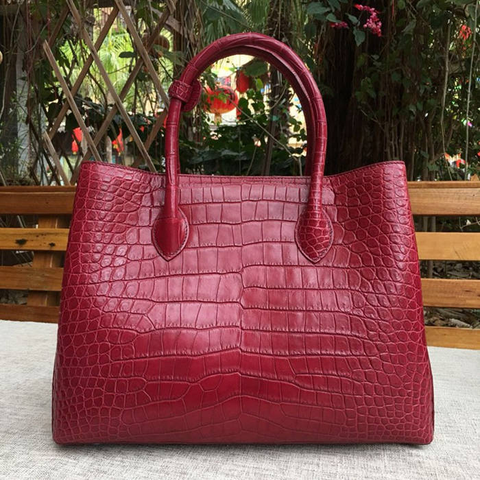 How to tell if your crocodile bag is made of genuine crocodile