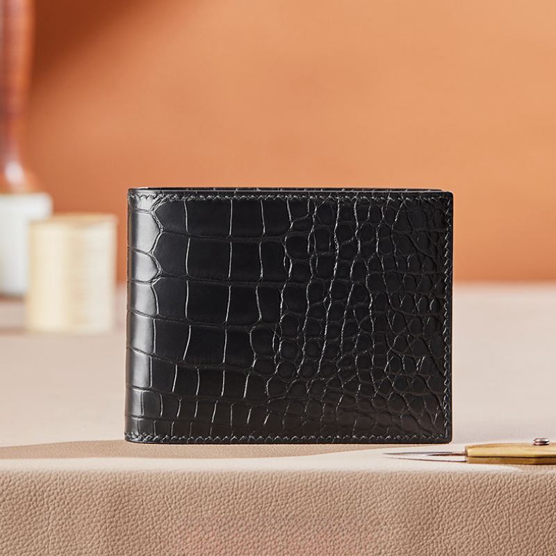 Custom leather wallets make a great gift for all men