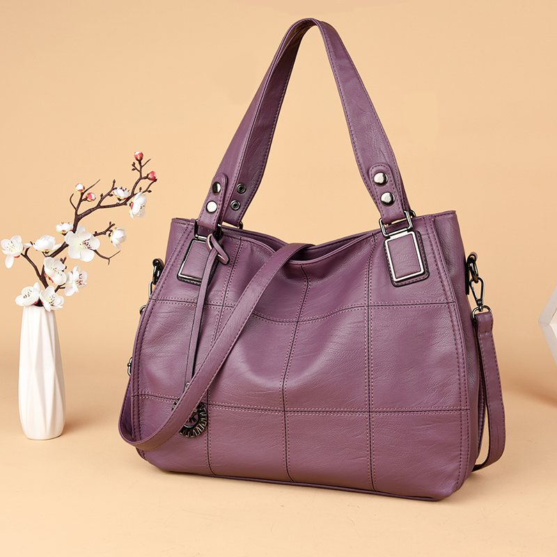 Soft Leather Handbags Still in Style for Women