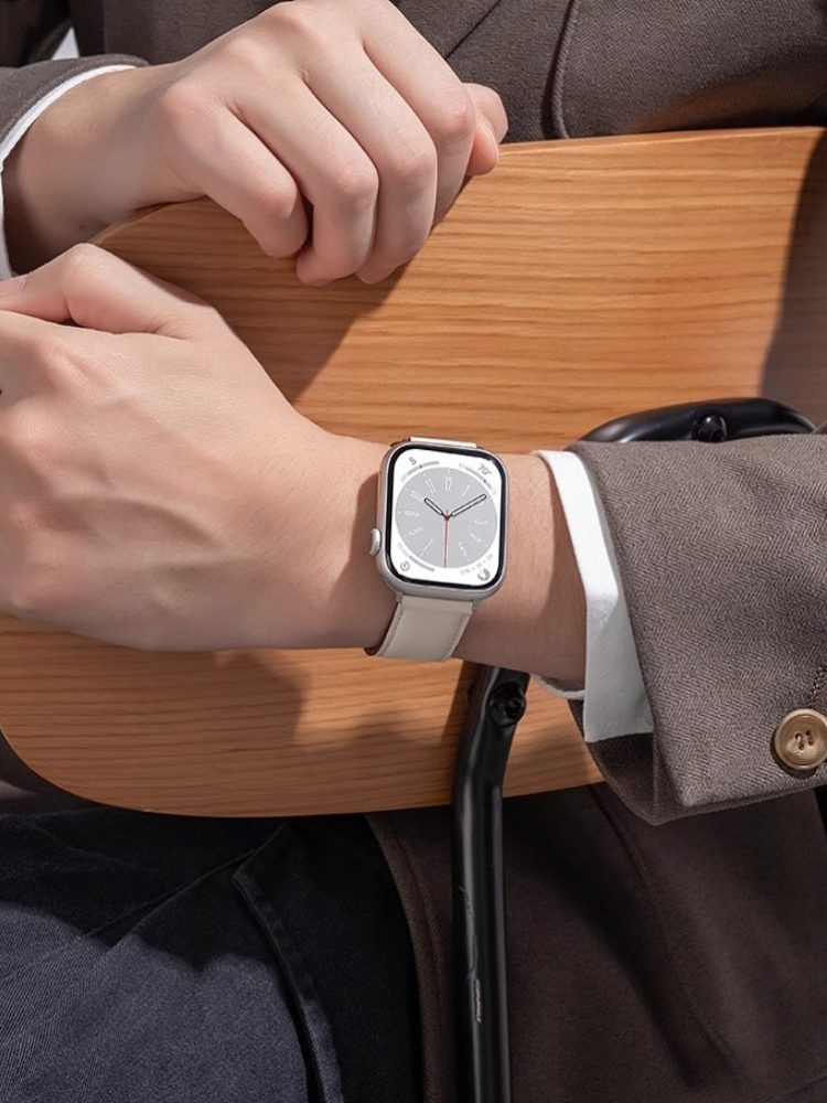 Leather Apple Watch Bands Are Timeless in 2025